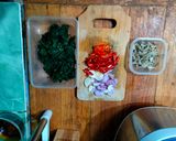 Foto langkah ke 2 dari resep Oseng Daun Singkong.