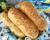 Foto langkah ke 11 dari resep Garlic Cheese Bread.