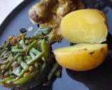 A picture of step 7 of Stringbeans with vegan balls and Blackwell sauce.