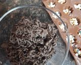 होम मेड चॉकलेट (Home made chocolate recipe in Hindi) रेसिपी चरण 3 फोटो