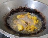 Foto langkah ke 2 dari resep Ayam Goreng Lengkuas.