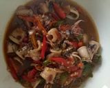 Foto langkah ke 5 dari resep Oseng Cumi Pedas.