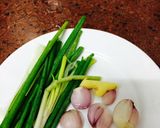Hình bước làm 2 của món Bún xào Gà cho bữa sáng "như một vị vua"