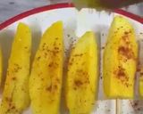 A picture of step 3 of Grilled Chilli Mango.