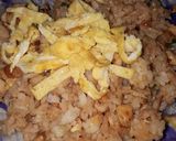 Foto langkah ke 8 dari resep Nasi goreng ayam.