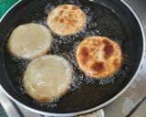 কান্দা কচুরি (kanda kochuri recipe in Bengali) রেসিপির ধাপ 7 ছবি
