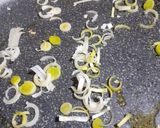Foto del passaggio 3 della ricetta Pollo alle mandorle con riso basmati