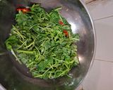 Foto langkah ke 3 dari resep Tumis Bayam.