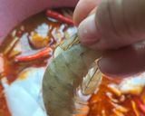 Gambar langkah 3 resipi Tomyam Campur (udang, sotong dan ayam).