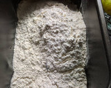 Foto del paso 2 de la receta: Focaccia con cebolla y huevo