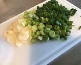 Une image de l'étape 3 de Truites aux oignons nouveaux,pignons de pin et citron confit.