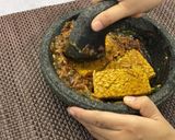 Foto langkah ke 6 dari resep Tempe Penyet Sambal Kemangi.
