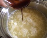 A picture of step 2 of Oriental egg-drop sweet corn soup.