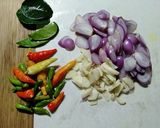 Foto langkah ke 2 dari resep Ikan kembung tim asam.