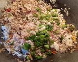 Foto langkah ke 4 dari resep Nasi Goreng Teri Pete Bunga Kecombrang.