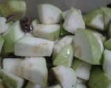 Hình bước làm 1 của món Ổi dầm xí muội