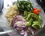 Foto langkah ke 2 dari resep Cumi asin cabe hijau.