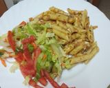 Foto del paso 5 de la receta: Pasta con salsa de carne y ensalada
