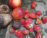 A picture of step 1 of Strawberry Carrot and Beetroot Juice.