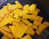 Hình bước làm 1 của món Canh bí đỏ nấu thịt xay