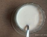 A picture of step 2 of Rava puri chat.