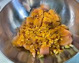Une image de l'étape 6 de Poulet mariné aux carottes, champignons, épices et coriandre.