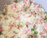 عکس مرحله 2 از دستور توپ برنجی Rice Ball