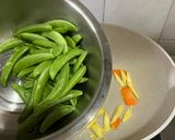 炒甜豆的食譜步驟3照片