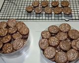 Foto langkah ke 8 dari resep Bronis kering bronis cokelat mini.
