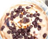 Foto langkah ke 3 dari resep Ice cream caramel chocochips.