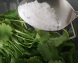 Foto del paso 4 de la receta: Salsa verde de jalapeño y limón