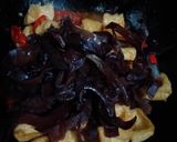Foto langkah ke 3 dari resep Tumis Tahu Jamur Kecap.