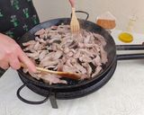 Foto del paso 2 de la receta Fideuá de secreto ibérico y calamar
