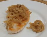 Foto del paso 7 de la receta: Pechuga de Pavo a la Plancha con Limón y Cebolla Confitada