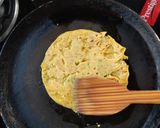 A picture of step 3 of Roti cheela.