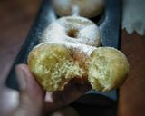 Foto langkah ke 10 dari resep Donat "Menul" Kinyis-Kinyis.