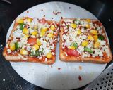 બ્રેડ પિઝા(Bread Pizza Recipe In Gujarati) રેસીપી સ્ટેપ2ફોટો
