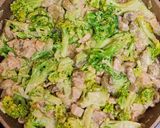 Foto del paso 3 de la receta: Pastel de brócoli, bacon y queso al horno