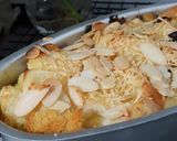 Foto langkah ke 5 dari resep Puding roti tawar panggang.