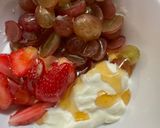 Gambar langkah 2 resipi Yogurt buah campur.