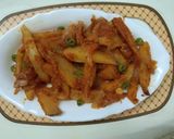 A picture of step 6 of Tasty Chilli Potatoes.