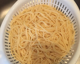 Foto del paso 1 de la receta: Pasta con salmón y aceitunas