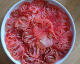Une image de l'étape 4 de 🍅 Carpaccio de tomates au pesto.