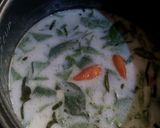 Foto langkah ke 5 dari resep Nasi Cumi Daun Jeruk.