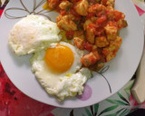 Foto del paso 3 de la receta: Pollo con pisto y huevo a la plancha