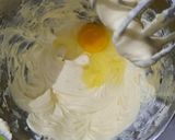 Foto langkah ke 3 dari resep Birthday burnt cheese cake.
