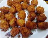 A picture of step 4 of Potato egg pakora.