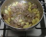 Foto del passaggio 1 della ricetta Spezzatino con le patate da Daniele