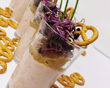 Foto del paso 6 de la receta: Vasitos de crema de paté con cebolla caramelizada y germinados