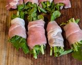 A picture of step 2 of ★ Rocket wrapped in meat with teriyaki sauce ★.